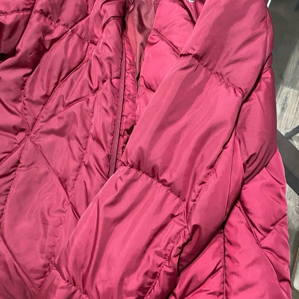 Nike ACG Women's Burgundy Puffer Jacket - Picture 10 of 13